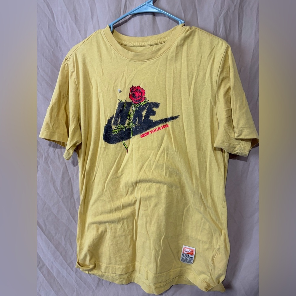 Nike T-shirt